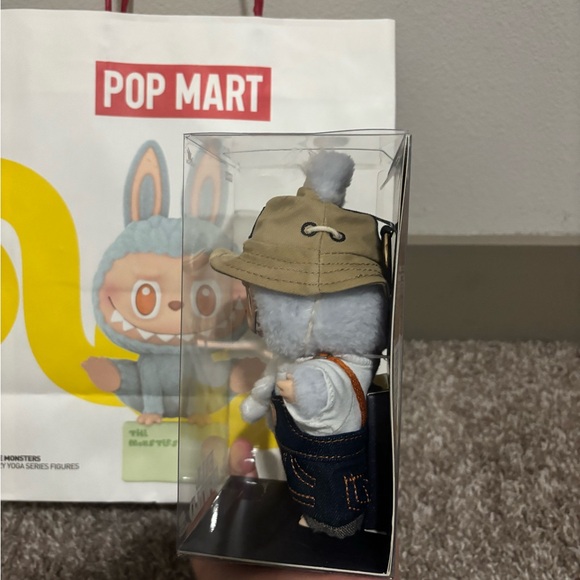 Labubu Fall In Wild - Picture 4 of 8